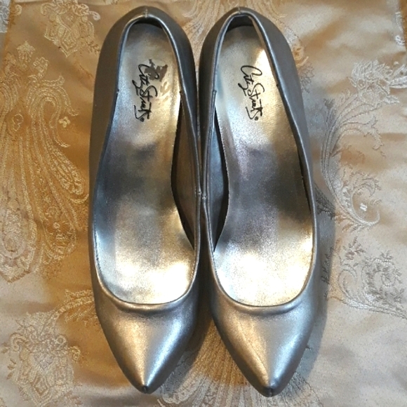 City Struts Shoes - City Struts Pewter Metallic Heels Size 8